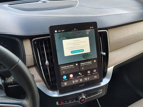 Certified 2025 Volvo XC90 B6 Plus image 20