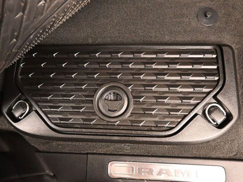 Used 2022 RAM 1500 Laramie AWD/4WD image 36