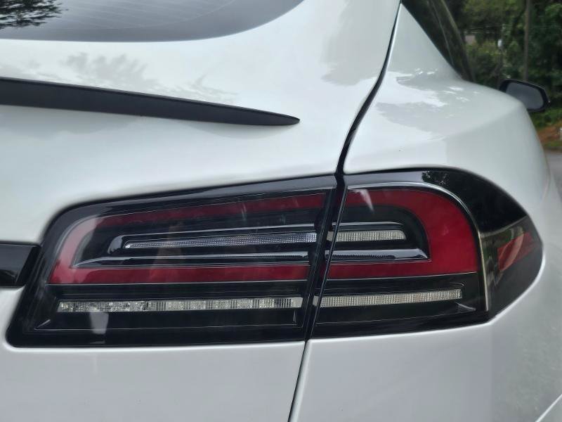 Used 2022 Tesla Model S AWD/4WD image 30