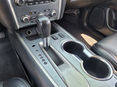 Used 2020 Nissan Pathfinder SL FWD image 21