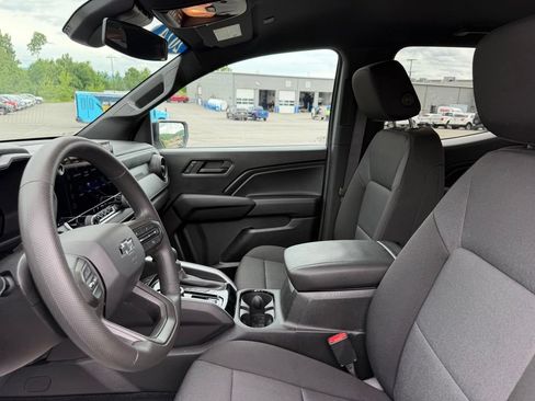 Used 2024 Chevrolet Colorado Trail Boss w/ Technology Package AWD/4WD image 7