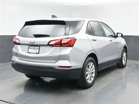Used 2021 Chevrolet Equinox LS w/ LS Convenience Package image 18