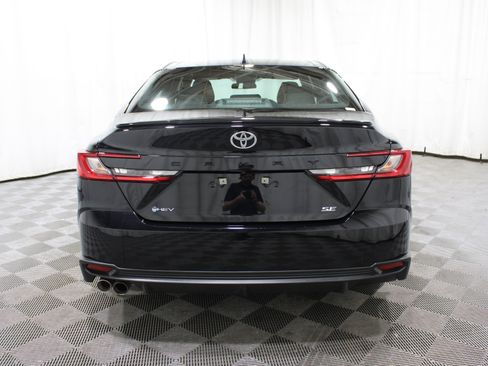 Used 2025 Toyota Camry SE image 33