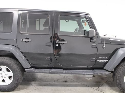 Used 2016 Jeep Wrangler Unlimited Sport w/ Quick Order Package 24S AWD/4WD image 11