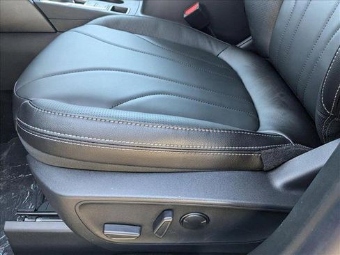 New 2025 Ford Escape SE w/ PHEV Premium Package image 4