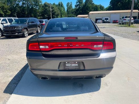Used 2014 Dodge Charger SE RWD image 6