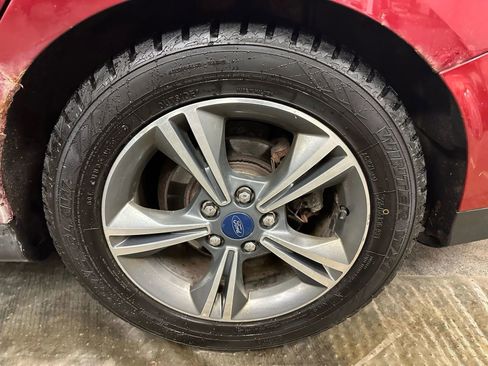 Used 2014 Ford Focus SE w/ SE Sport Package image 13