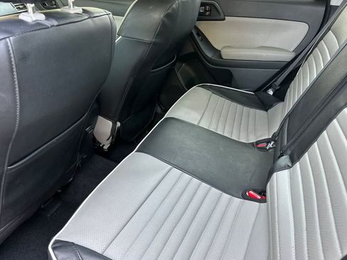 Used 2016 Subaru Forester 2.5i w/ Alloy Wheel Package AWD/4WD image 4