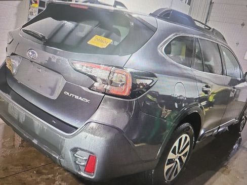 Used 2022 Subaru Outback Premium AWD/4WD image 4