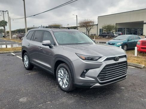 New 2026 Toyota Grand Highlander Platinum image 2