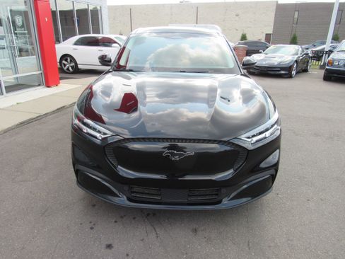 Used 2021 Ford Mustang Mach-E Select AWD/4WD image 3