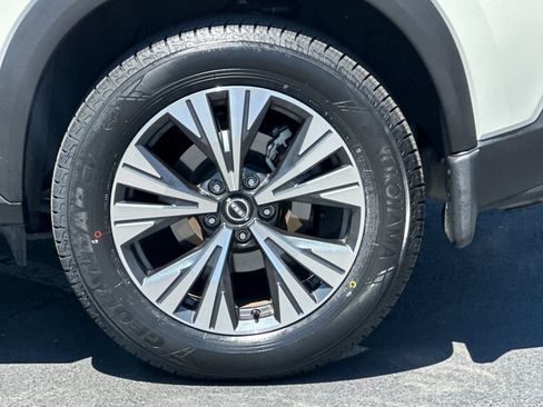 Used 2023 Nissan Rogue SV FWD image 36