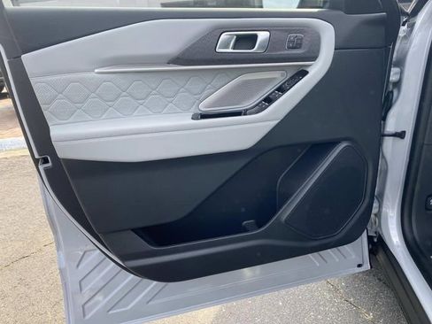 New 2026 Ford Explorer Platinum w/ LUX Leather Package image 11