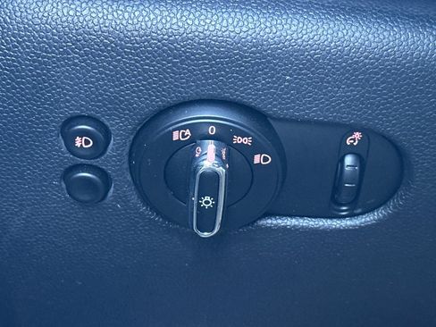 Used 2021 MINI Cooper SE w/ 8.8" Touchscreen Nav Package image 36