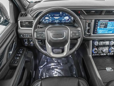 Used 2022 GMC Yukon XL Denali w/ Denali Ultimate Package AWD/4WD image 12