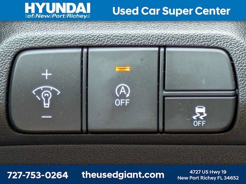 Used 2025 Hyundai Elantra SE w/ Cargo Package FWD image 23