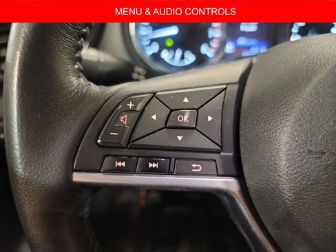 Used 2019 Nissan Rogue SV image 10