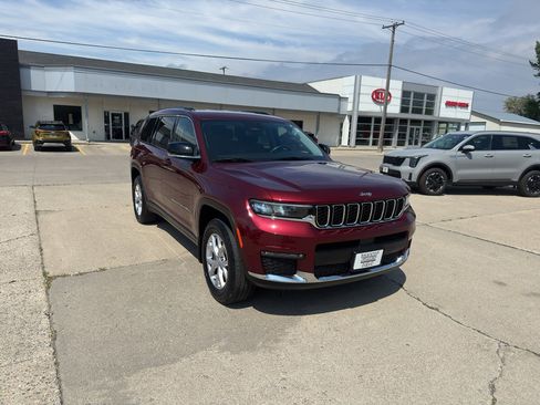 Used 2021 Jeep Grand Cherokee L Limited AWD/4WD image 4