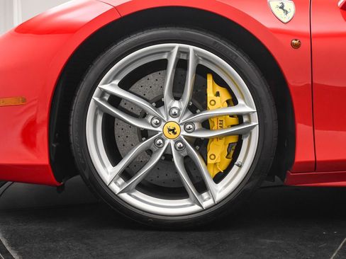 Used 2019 Ferrari 488 Spider Rosso Corsa image 32