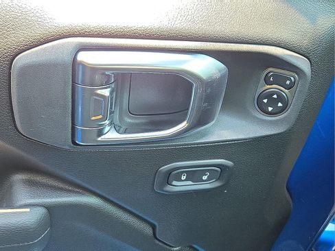 New 2025 Jeep Gladiator Mojave w/ Steel Bumper Group image 13