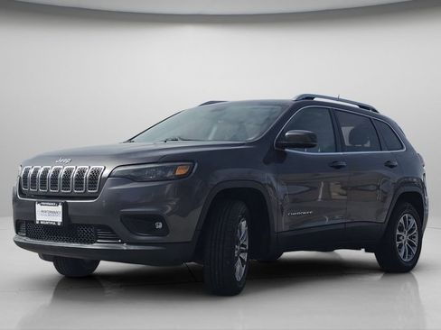 Used 2019 Jeep Cherokee Latitude Plus w/ Comfort/Convenience Group AWD/4WD image 18