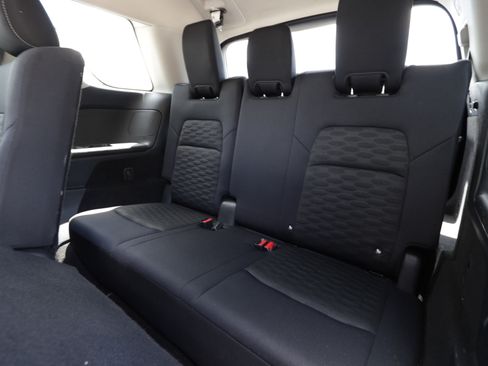 Used 2024 Nissan Pathfinder SV FWD image 14