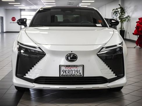 Certified 2023 Lexus RZ 450e Premium w/ Technology Package AWD/4WD image 4