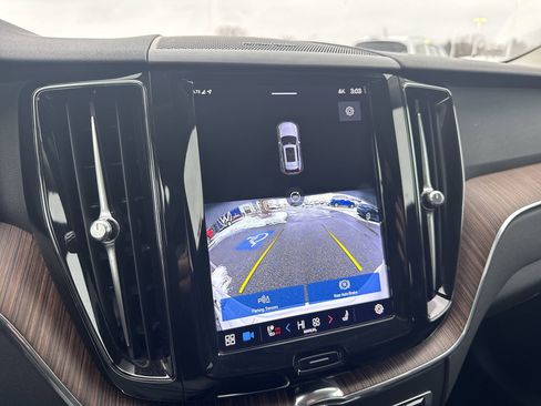 Used 2023 Volvo XC60 B5 Plus w/ Climate Package image 15