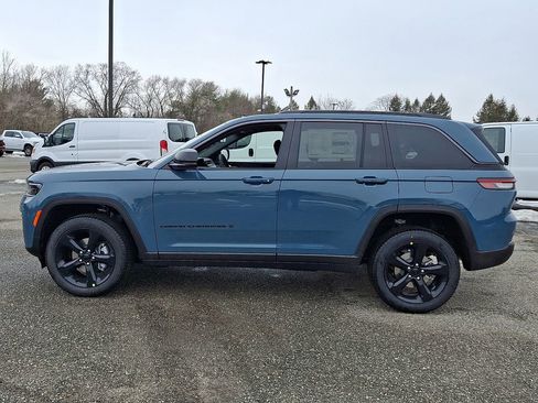 New 2026 Jeep Grand Cherokee Limited w/ Limited Altitude Package AWD/4WD image 5