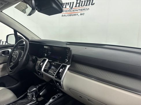 Used 2023 Kia Sorento SX FWD image 37