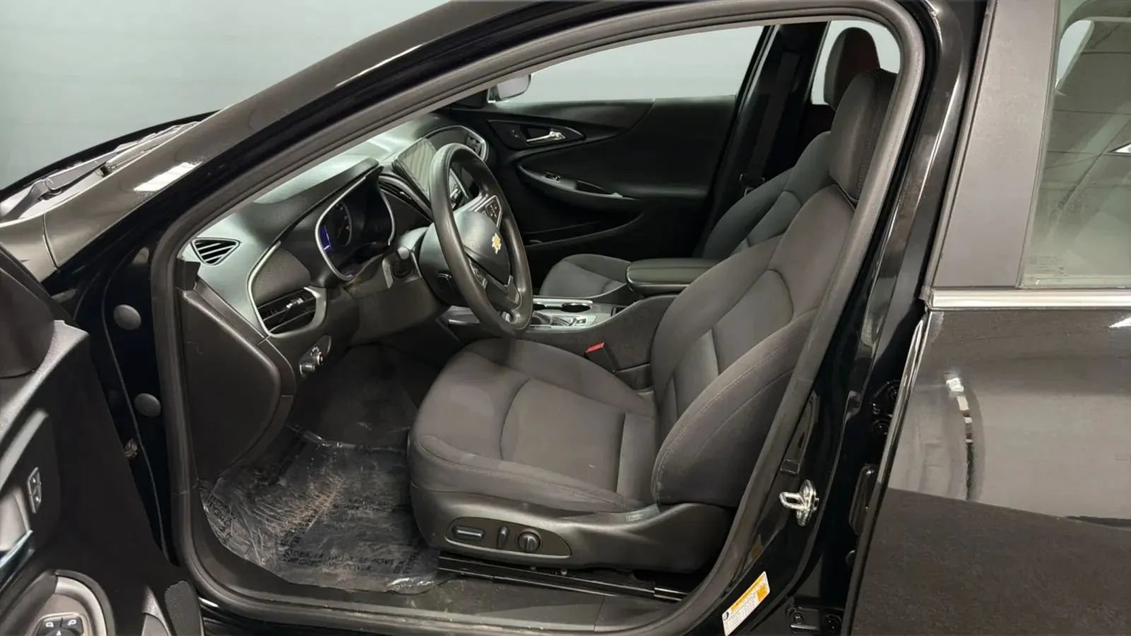 Used 2022 Chevrolet Malibu LT FWD image 21