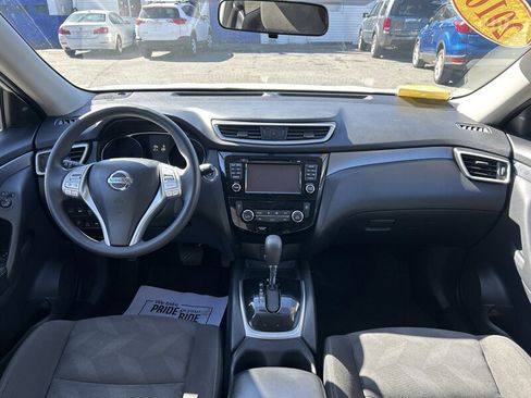 Used 2016 Nissan Rogue SV w/ SV Premium Package AWD/4WD image 11