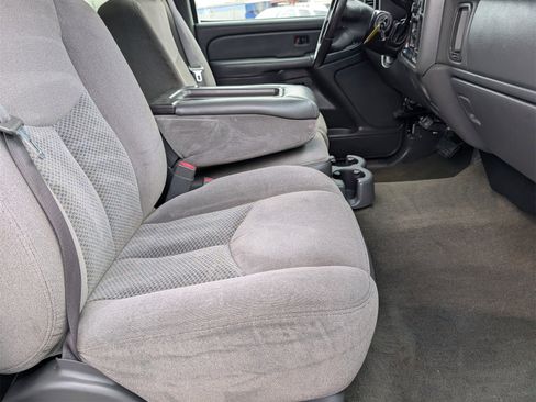 Used 2007 Chevrolet Silverado 2500 LT w/ Heavy-Duty Power Package image 18