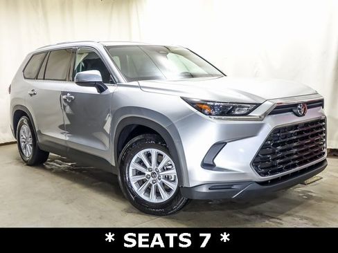 Certified 2025 Toyota Grand Highlander AWD image 2