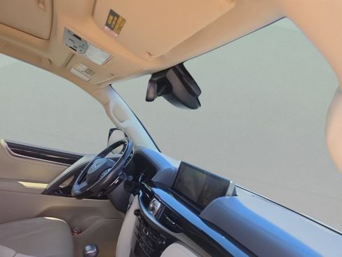 Used 2018 Lexus LX 570 4WD image 30