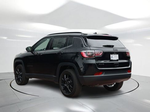 New 2026 Jeep Compass Latitude image 2