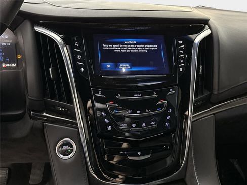 Used 2015 Cadillac Escalade ESV Platinum image 21