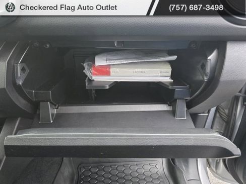 Used 2016 Toyota Tacoma SR image 42
