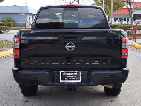Used 2025 Nissan Frontier SV w/ SV Convenience Package image 13