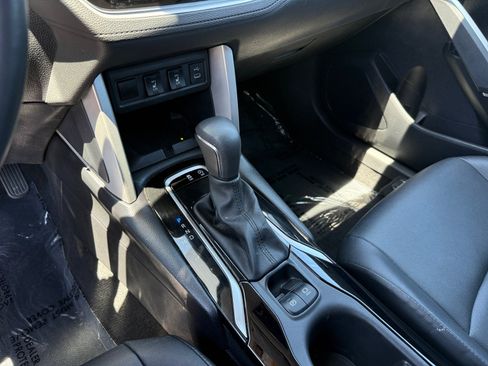 Used 2025 Toyota Corolla Cross XLE w/ Convenience Package FWD image 13