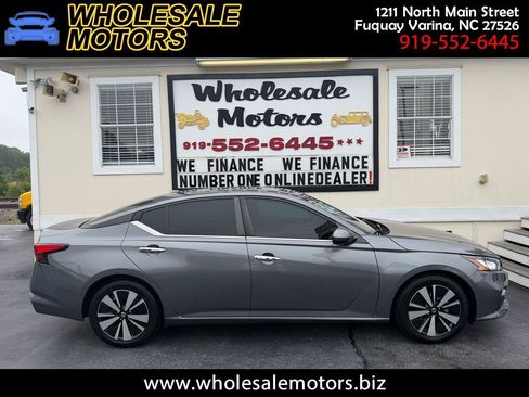 Used 2022 Nissan Altima 2.5 SV FWD image 1
