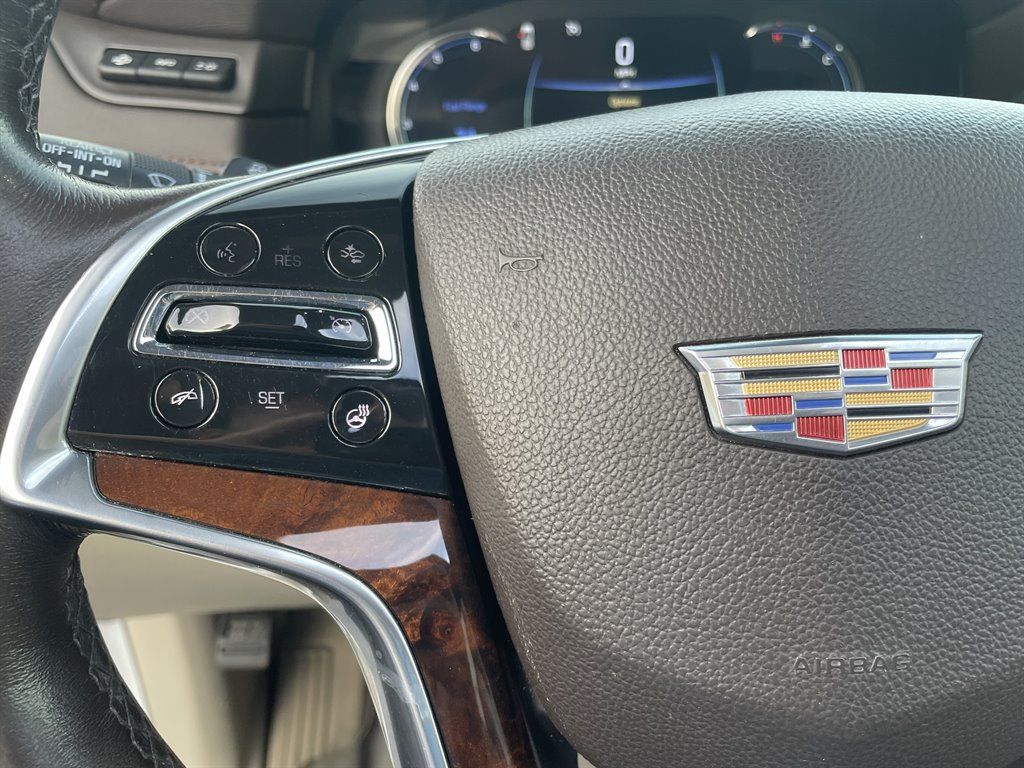 Used 2016 Cadillac Escalade ESV Luxury RWD image 31
