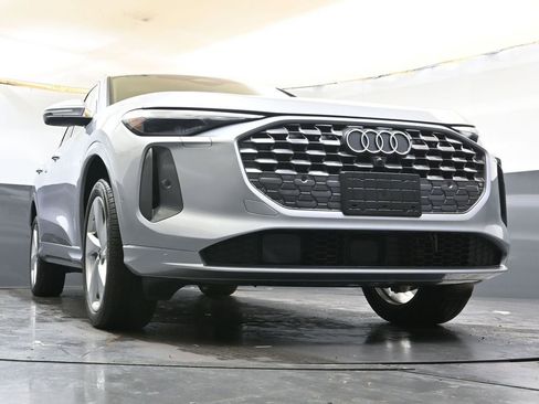 Used 2025 Audi Q5 Premium Plus w/ Premium Plus image 43