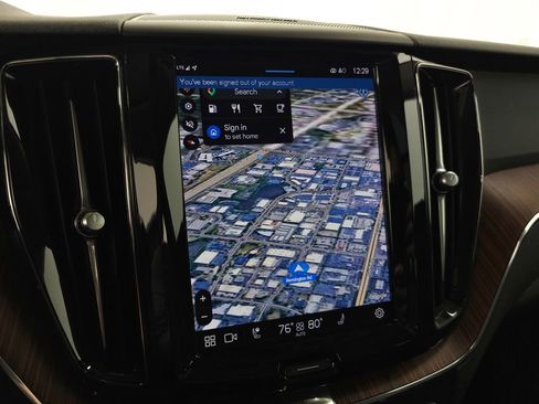 Certified 2023 Volvo XC60 B5 Plus w/ Climate Package AWD/4WD image 26
