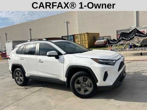 Used 2024 Toyota RAV4 XLE w/ Convenience Package FWD image 2