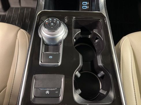 Certified 2019 Ford Edge Titanium w/ Cold Weather Package FWD image 15