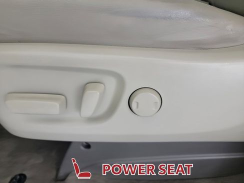 Used 2015 Toyota Sienna XLE FWD image 16