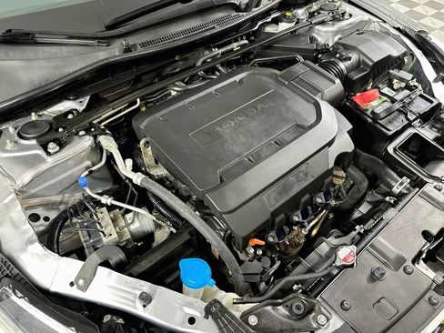 Used 2016 Honda Accord Touring image 26