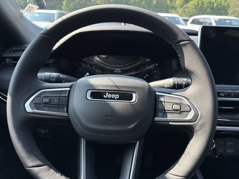 New 2025 Jeep Compass Limited w/ Sun & Sound Group image 14