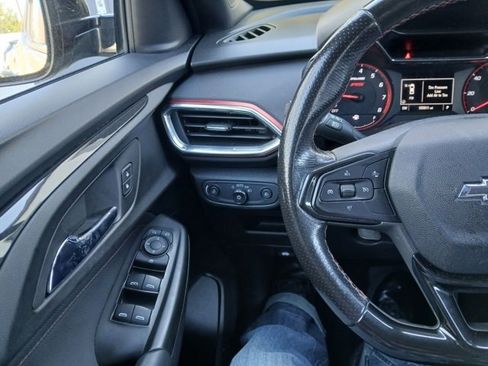 Used 2021 Chevrolet TrailBlazer RS w/ Convenience Package image 28